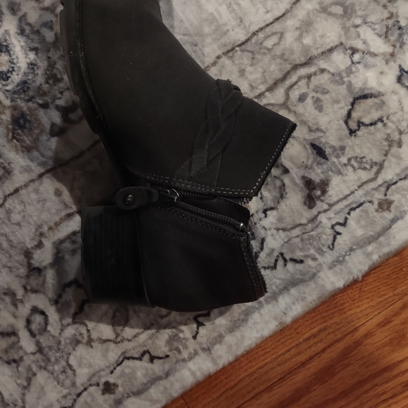 Booties - Picture 4 of 5